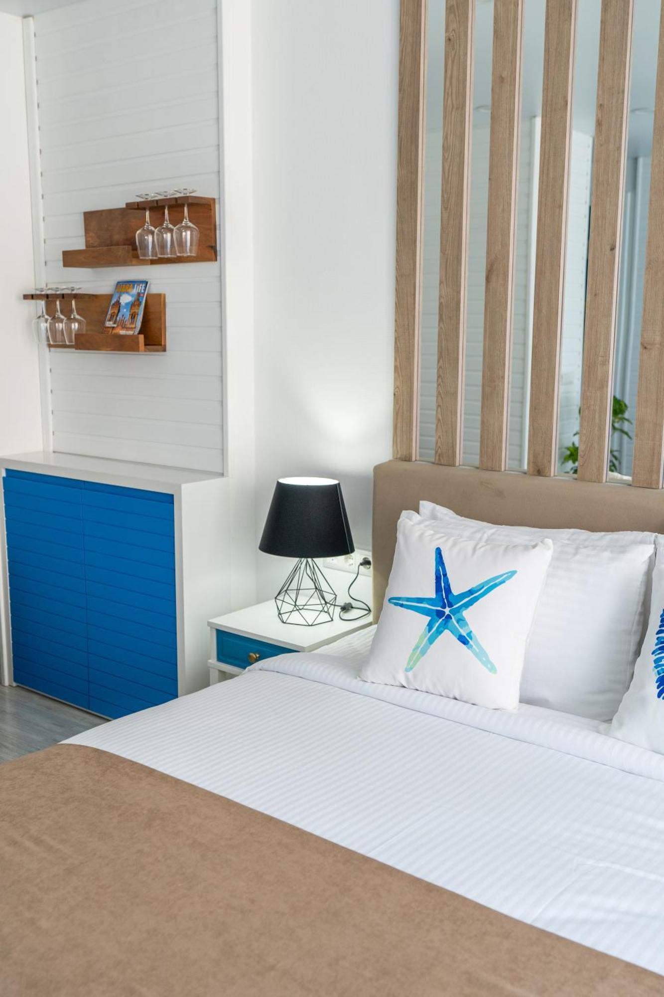 Seagull Beachfront Boutique Hotel Batumi Habitación foto